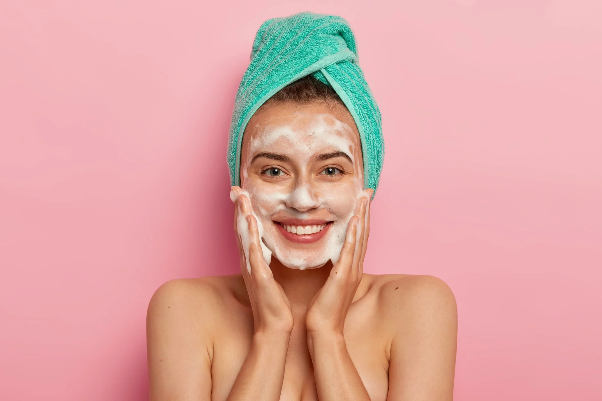 Productos de belleza rutina de limpieza facial